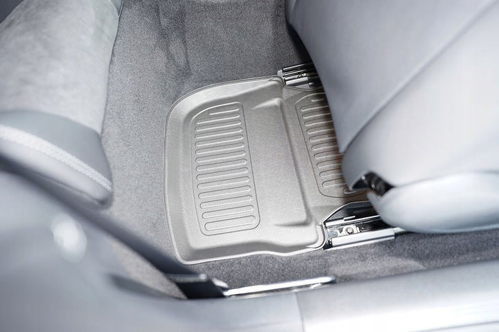Gulvmatter Mercedes W213, sett fra siden med detaljer synlig