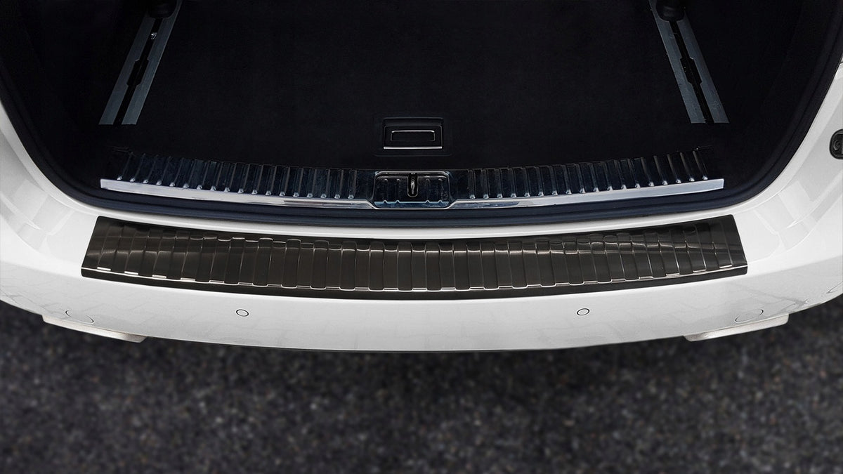 Avisa bakfangerbeskytter til Porsche Cayenne II (92A) / Black Edition – svart børstet
