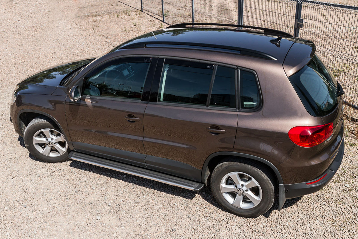 Stigtrinn Ventshield til Vw Tiguan 2011-2016 i aluminium og ABS for enkel montering