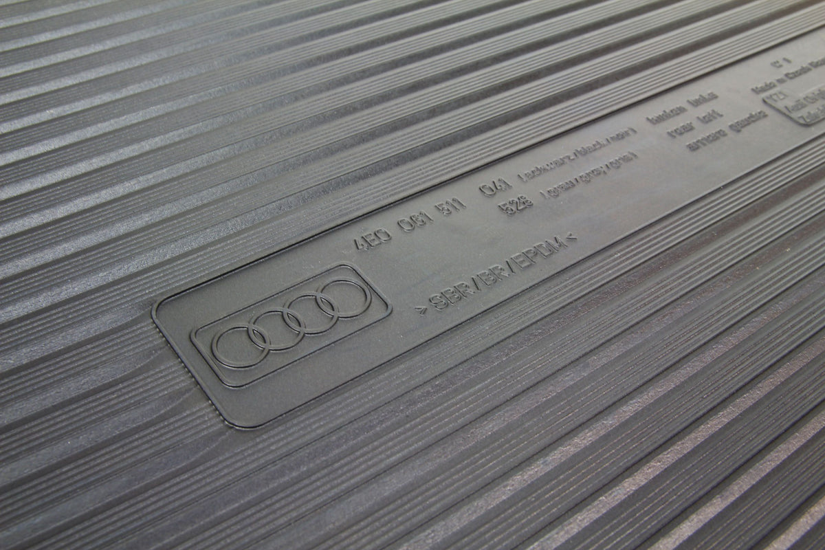 Gulvmatter Audi A8 D3 (2002-2009) – TPE Gummi | VAG OEM - detaljer