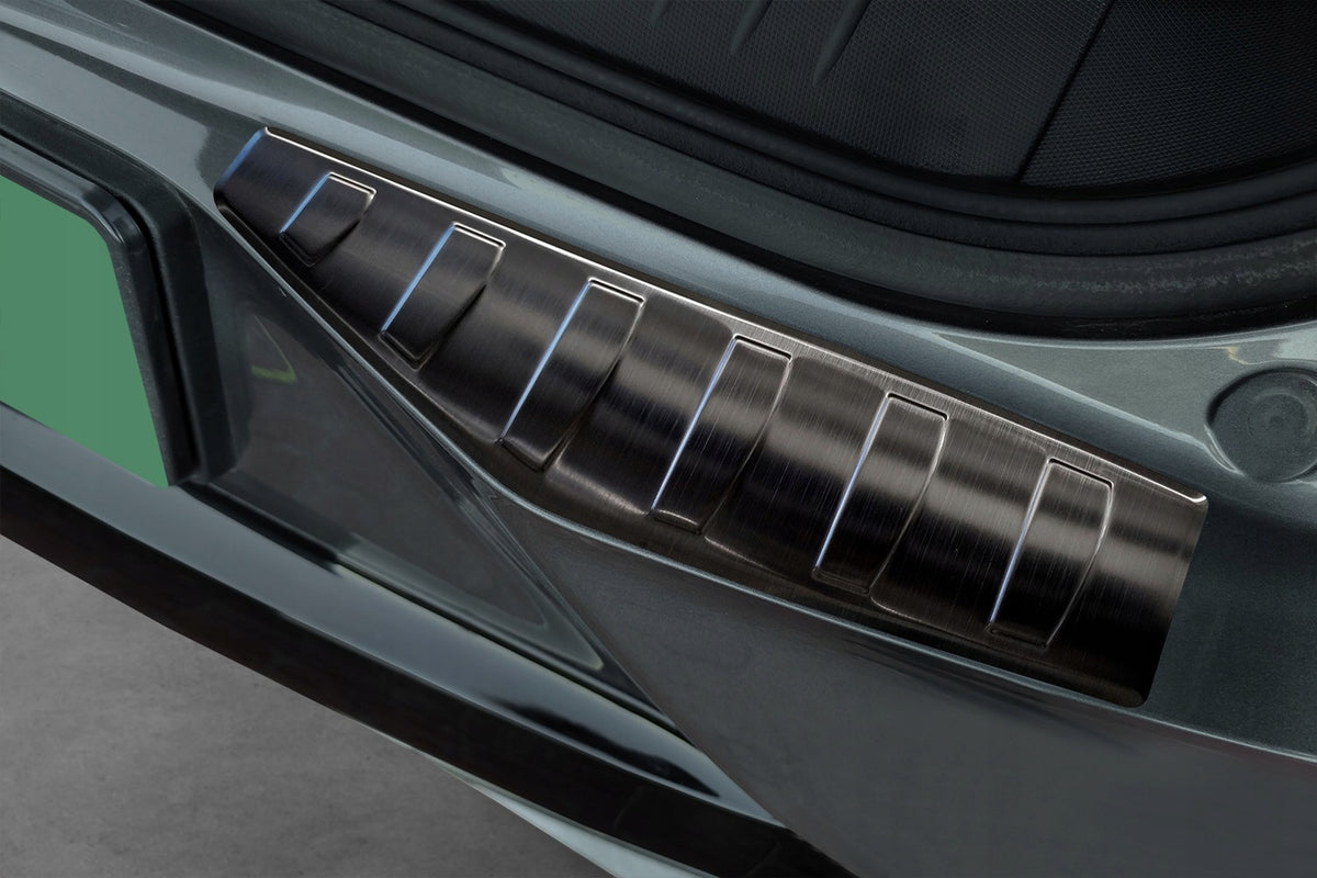 Bakfangerbeskytter Ford Mustang Mach-E (2020-) – Rustfritt stål - detaljer