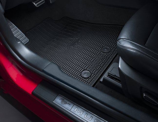 Ford OEM gummimatter til Ford Mustang VI (2014-2023) – 4 stk, Pony-logo, anthracite svart, 30 mm kanthøyde
