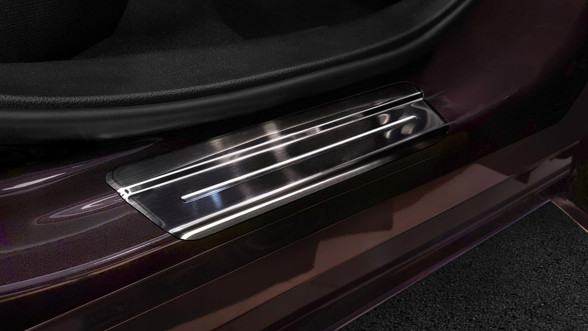 Avisa dørbeskytter til Nissan Juke II – satin svart med Special Edition logo