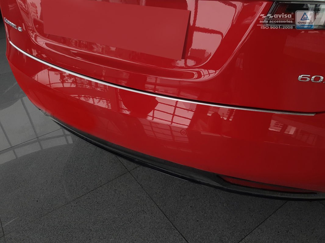 Bakfangerbeskytter Tesla Model S (2012-2021) – rustfritt stål + carbon - detaljer