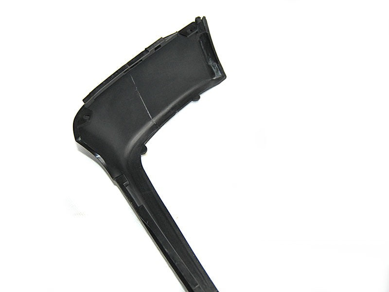 Detaljbilde av frontspoiler-leppe til Mercedes W210 95-99.