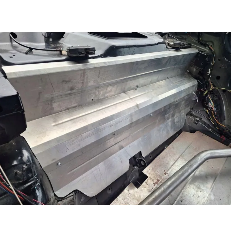 Komplett firewall-sett BMW E92 Coupe med monteringsskruer for bagasjerom
