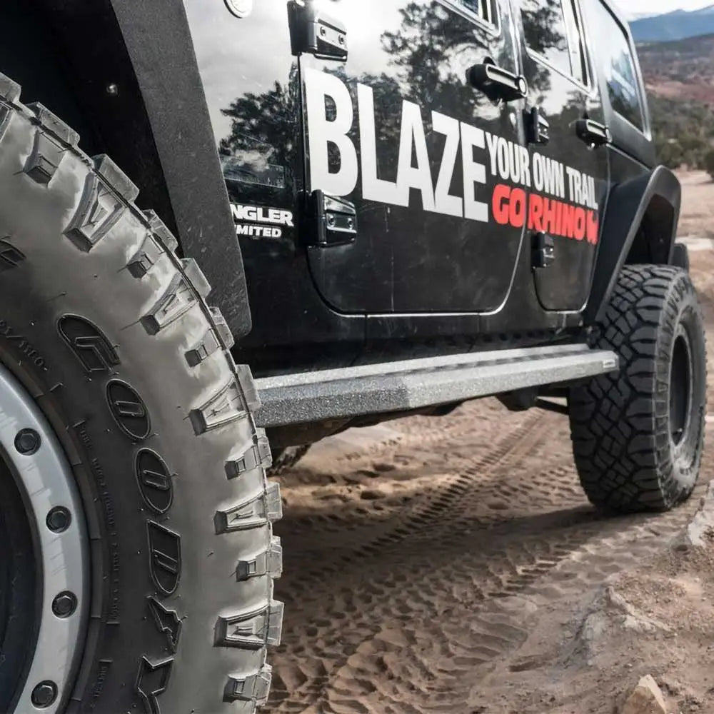 Ford F250 23- Bedliner Stigtrinn av Go Rhino Rb20 Supercrew Cab