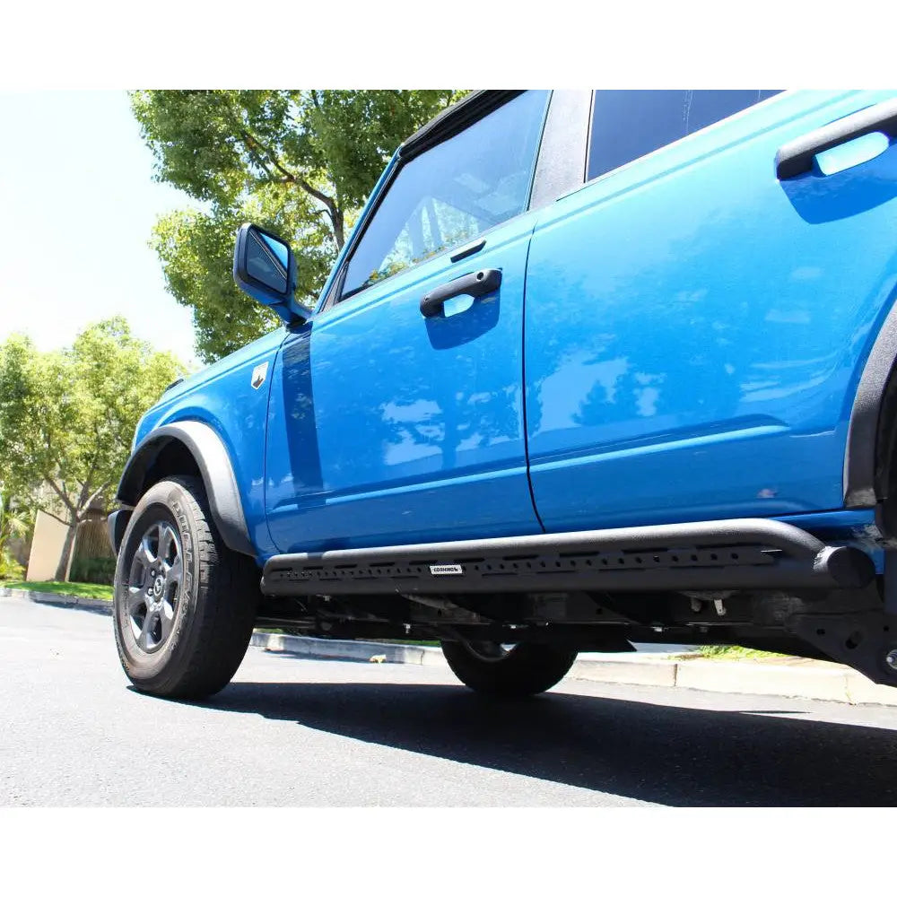 Ford New Bronco 4d 21- Stigtrinn - Sidebeskyttere fra Go Rhino