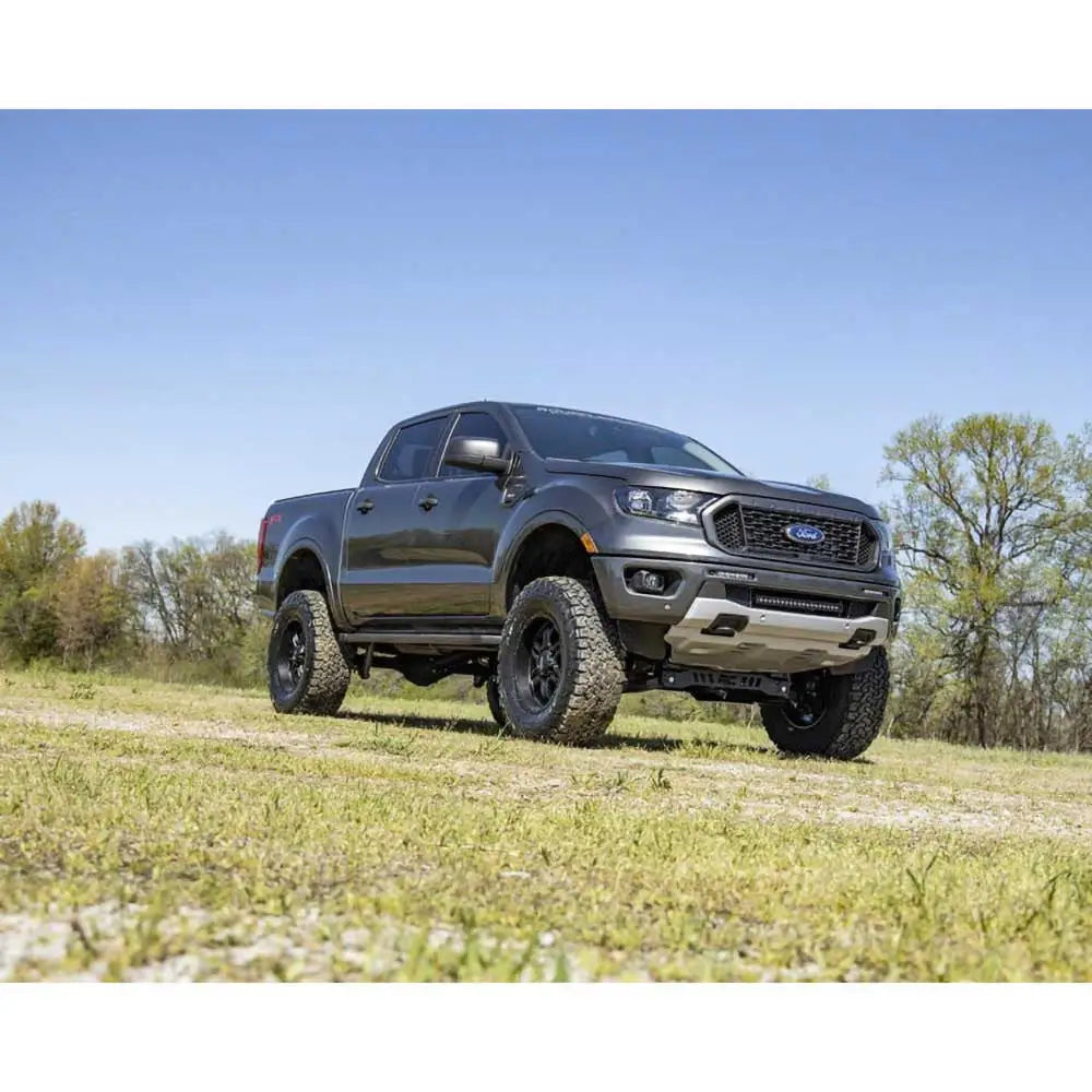Ford Ranger Pxiii 19-22 Us Hevesett med Rough Country 6’’ Heving