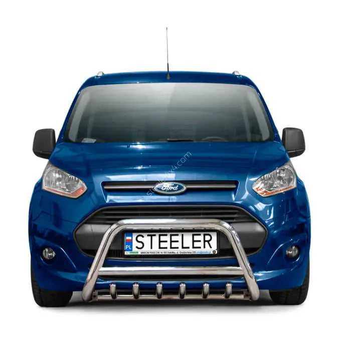 Frontbøyle Ford Connect 13-17 EC godkjent montert foran grillen på blå varebil, hvit bakgrunn.