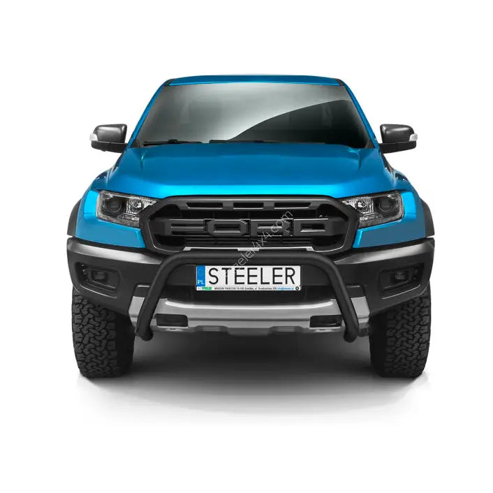 Kufanger på Ford Ranger Raptor 19- montert foran grillen, svart metall med STEELER på nummerplaten.