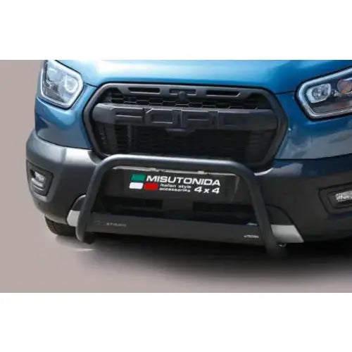 Kufanger Ford Transit Trail sort metall, montert foran grill og frontlys med MISUTONIDA 4x4-logo.