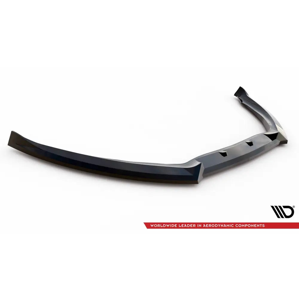 Front splitter til Ford Mondeo ST-Line Mk4 Facelift, sort plast med markerte kanter sett fra skrå vinkel.