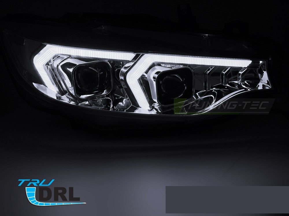 BMW F32 frontlykt med xenon og krom-innramming sidevinkel