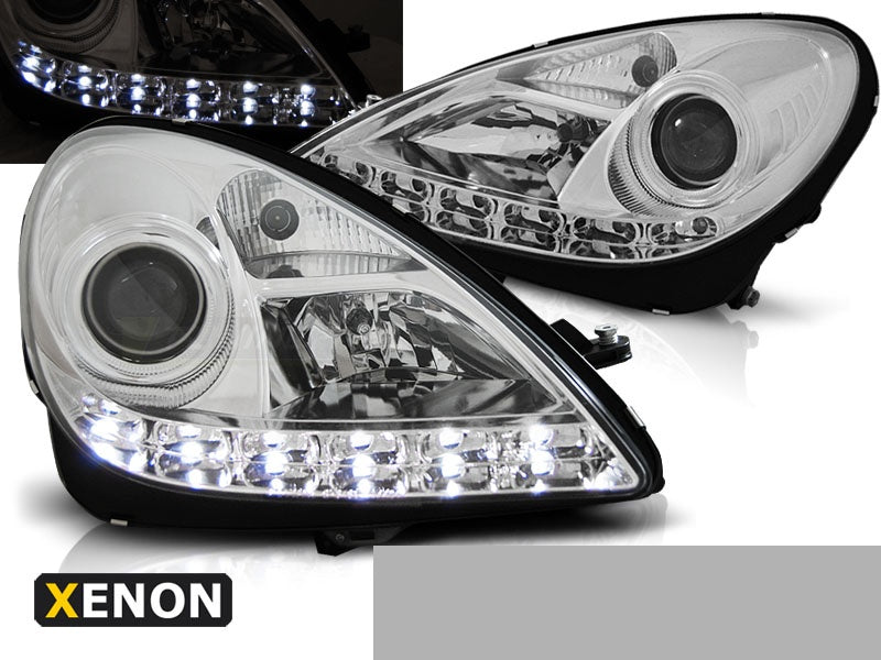 Nærbilde av krom xenon frontlykter med daylight-design for Mercedes R171 SLK