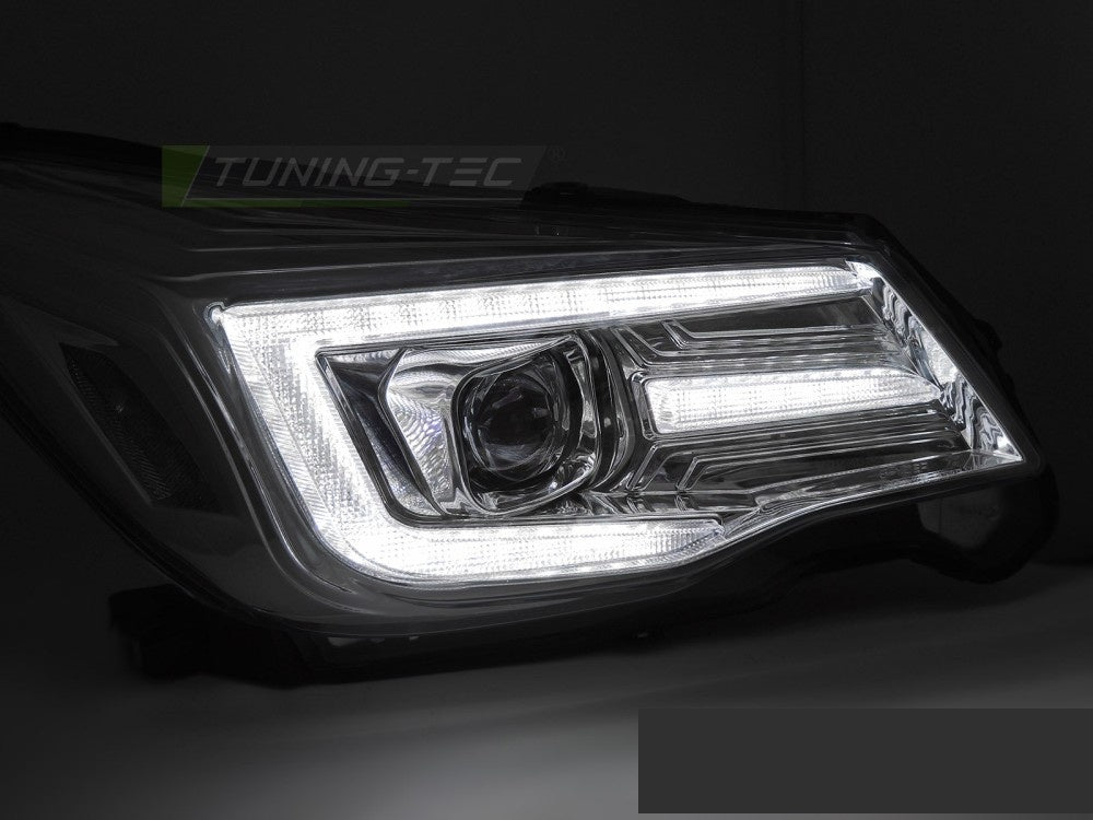 Subaru Forester IV xenon frontlykter krom finish sett fra siden med tube light