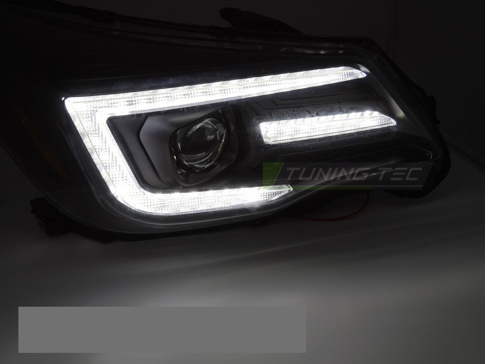 Subaru Forester IV frontlykter LPSU20 svart finish med tube light dagkjørelys