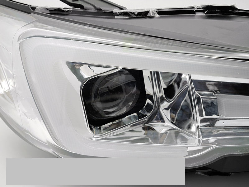 LED frontlykter Subaru WRX 2014–2022 krom finish vist fra siden