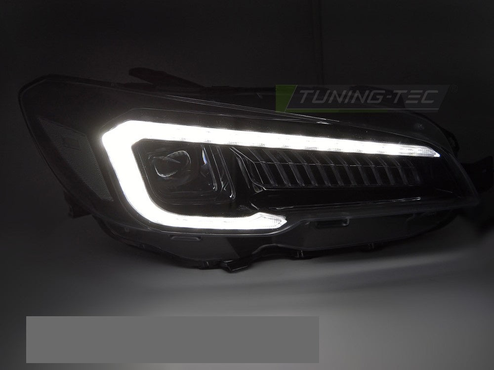 Subaru WRX frontlykter svart med LED-lysstripe vist fra siden
