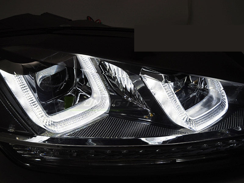 Frontlykt VW Golf 7 LPVWV6 detalj av sekvensiell blinklysfunksjon