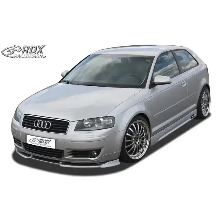 Front lip Audi A3 8P 03-05 montert på sølvfarget bil med RDX-logo og senket styling.