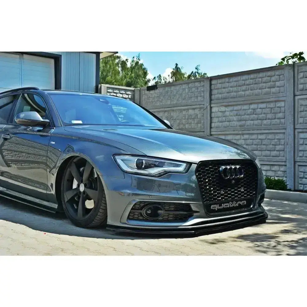 Frontsplitter Audi A6 C7 S-Line V.1 montert på grå metallic bil med sorte felger og senket understell.