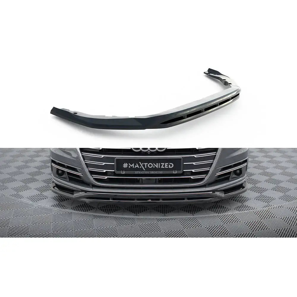 Frontleppe Audi A8 D5 i sort plast, vist separat og montert under støtfanger på grå bil.