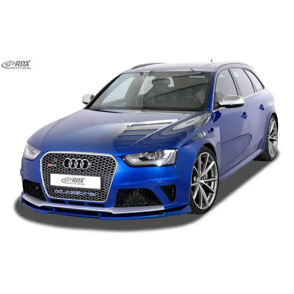 Frontspoiler til Audi RS4 B8 Vario X montert på metallic blå stasjonsvogn med store sølvfelger.