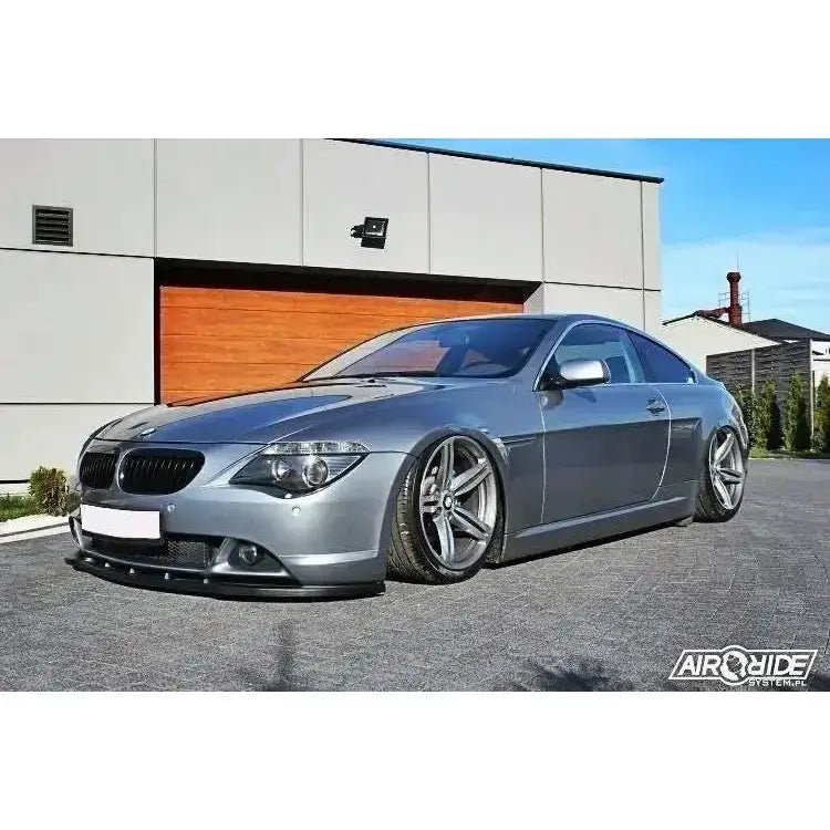 Frontsplitter på BMW 6 E63/E64 V.1 sett skrått forfra med senket understell og store felger.