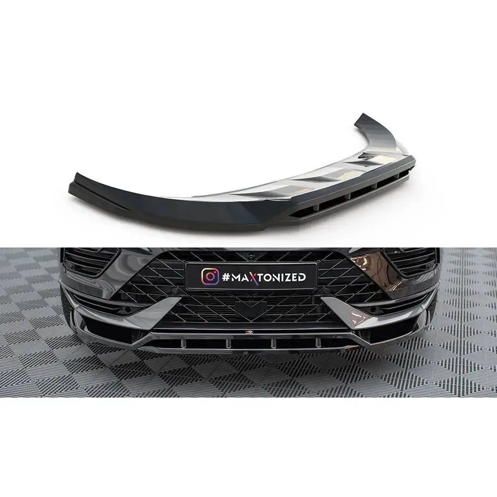 Frontleppe Cupra Ateca Mk1 Facelift i sort glanset plast med sporty design, vist på bilens frontfanger.