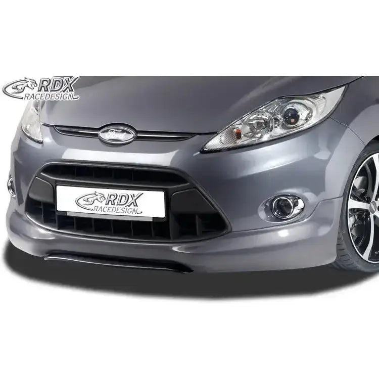 Front lip på Ford Fiesta MK6 08-13 montert under grå frontstøtfanger med tåkelys og svart leppe.