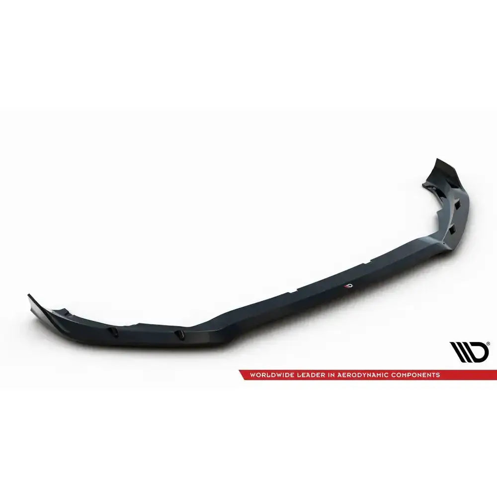 Frontspoiler til Ford Focus Mk4 St-Line i sort plast med aerodynamiske detaljer, skrå vinkel.