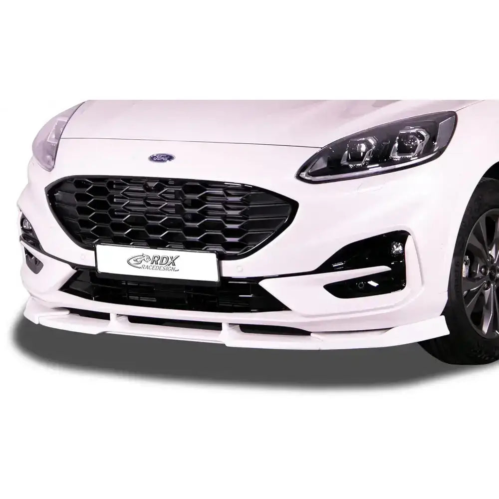 Frontleppe Ford Kuga 3 Vario X montert under støtfanger, hvit spoiler, sort grill, sett skrått forfra.