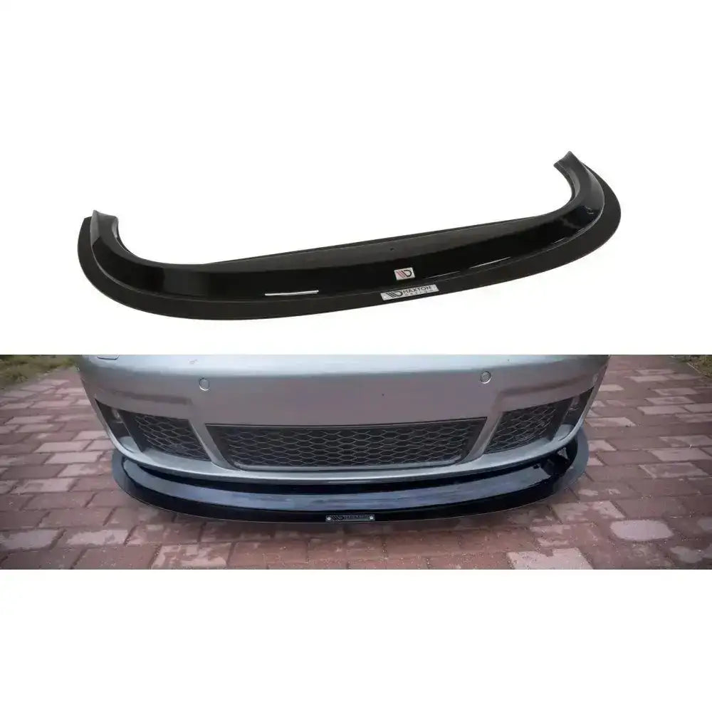 Frontleppe til Audi RS6 C5 i sort plast med blank finish, vist både separat og montert på bil.