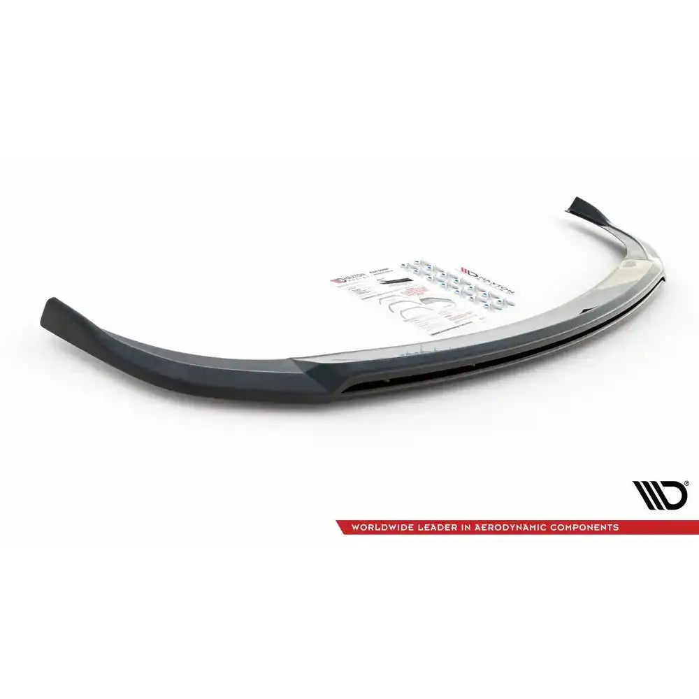 Frontsplitter til Hyundai Tucson Mk3 med markerte kanter, inkludert monteringsutstyr på hvit bakgrunn.