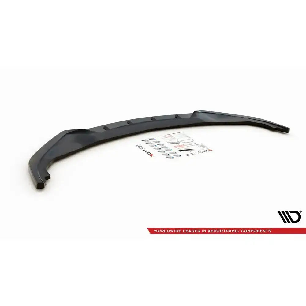 Front splitter til Infiniti Q60 S Mk2 17-, sort plastdel med kanter, installasjonsutstyr foran.