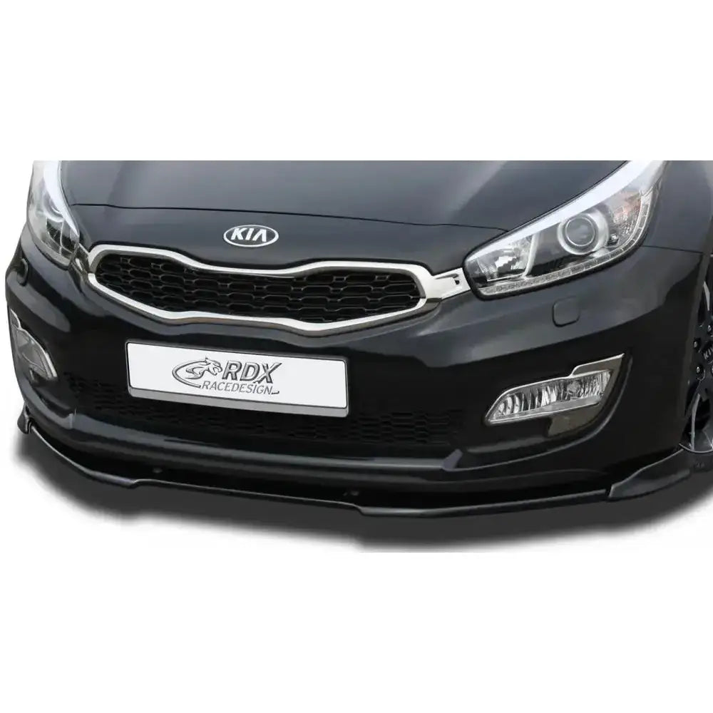 Frontleppe Kia Pro Ceed 12-18 Vario X i svart plast montert under støtfanger, sett forfra.