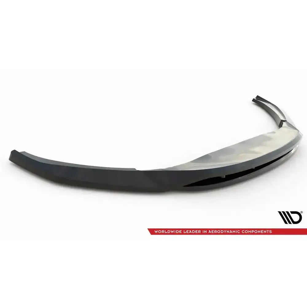 Front splitter til Maserati Levante GTS Mk1, sort plast med aerodynamisk design, sett skrått ovenfra.