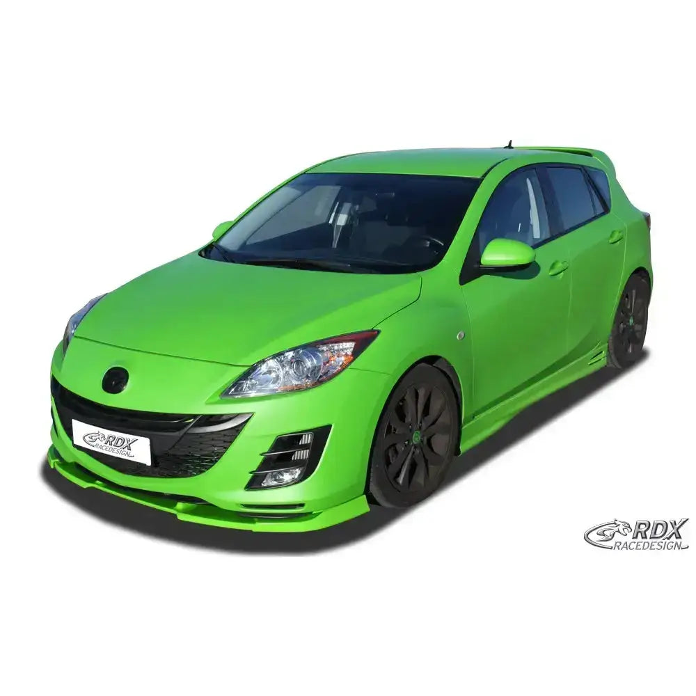 Frontspoiler på Mazda 3 BL 09-11, grønn bil med svarte felger og sporty frontsplitter.