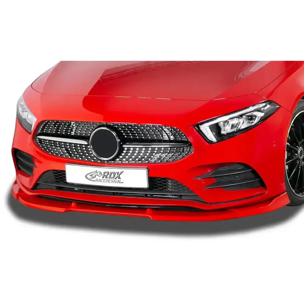 Frontleppe Mercedes A-Klasse W177 med sort grill og sporty støtfanger sett fra skrå vinkel.