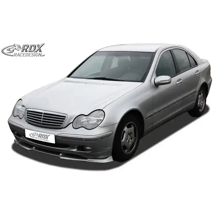 Frontsplitter Mercedes C-Klasse W203 Vario X montert på sølvfarget bil sett skrått forfra.