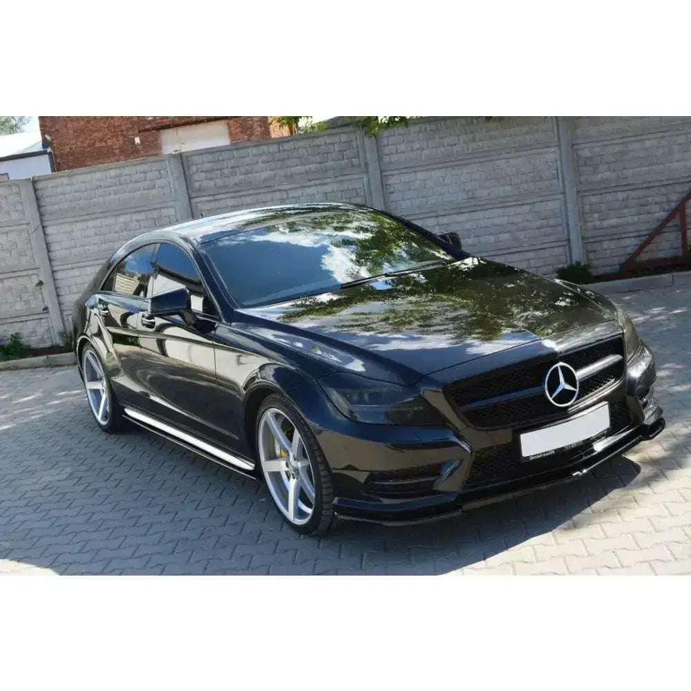 Front lip på Mercedes Cls C218 Amg Line med kromdetalj, sotede ruter og store aluminiumsfelger.