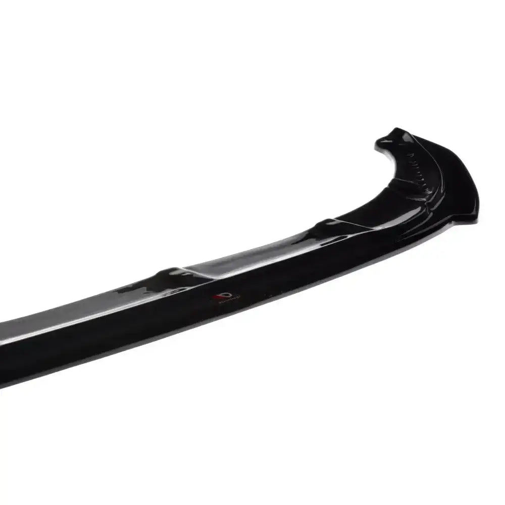 Frontspoiler til Mini Cooper S Mk3 F56, sort og glanset plast med buet profil, vist fra skrå vinkel.