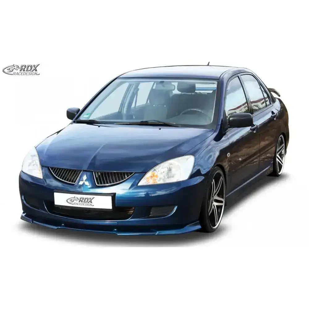 Front lip på Mitsubishi Lancer CS0 03-07 med lav frontspoiler, sorte felger og tydelige frontlykter.