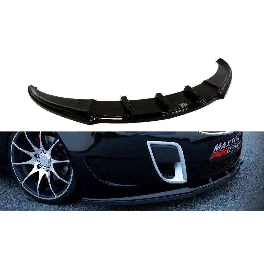 Frontleppe Opel Insignia OPC VXR i sort blank plast med aerodynamiske ribber, montert på frontfanger.