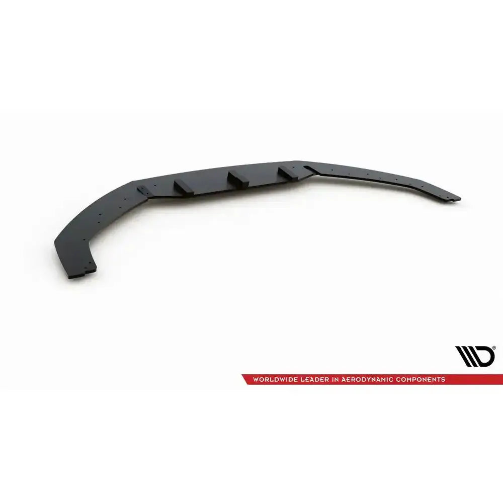 Frontsplitter til Audi RS3 8V Sportback, sort buet metall med synlige hevede fester på hvit bakgrunn.