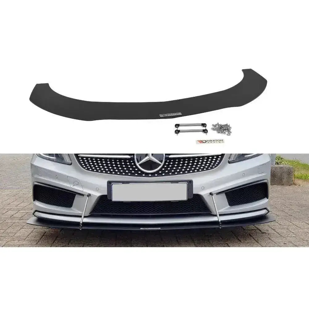 Frontleppe Racing Mercedes A W176 Amg-Line sett ovenfra med monteringsutstyr ved siden av.