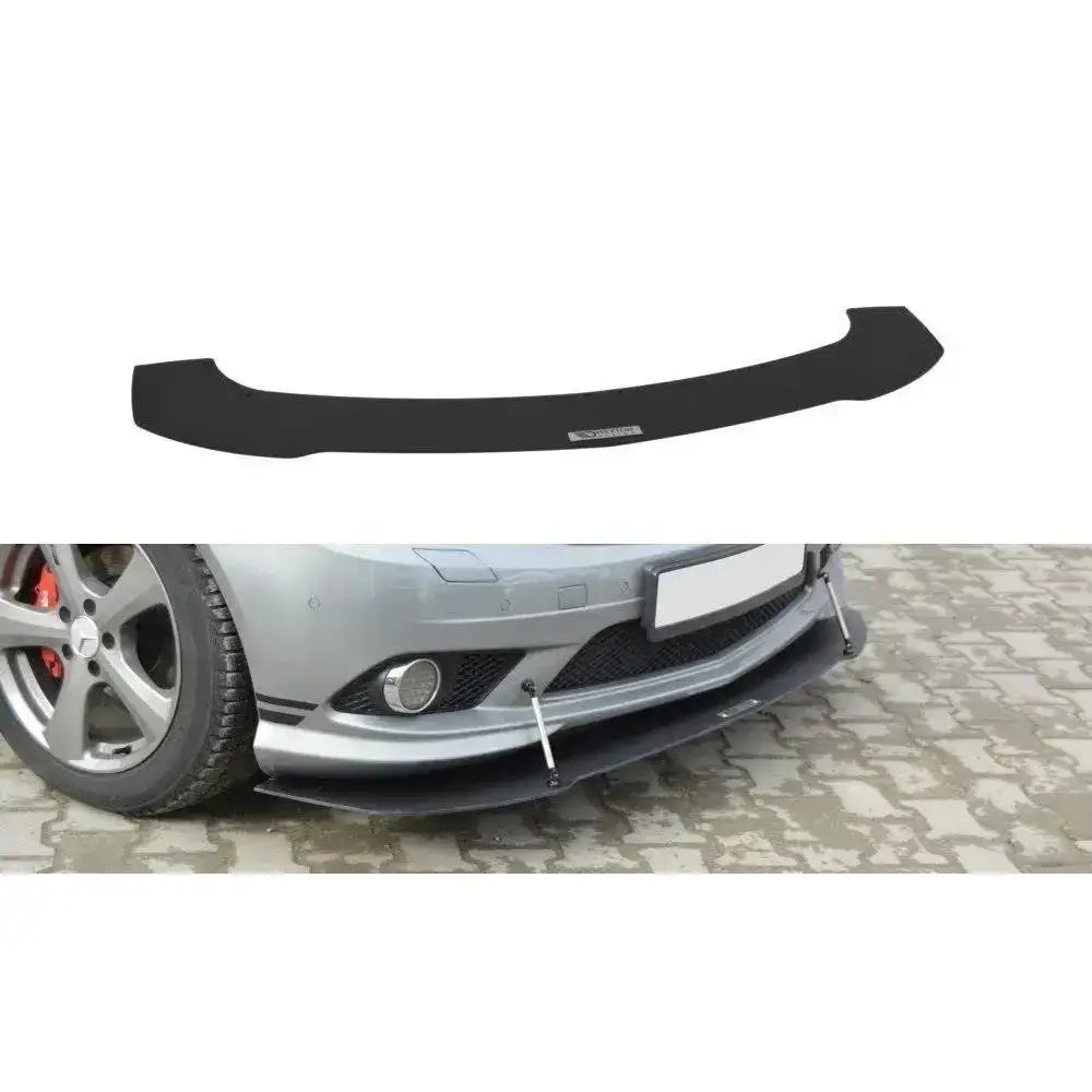 Frontleppe Racing Mercedes C W204 Amg-Line i sort plast, montert under sølvfarget bilfront.