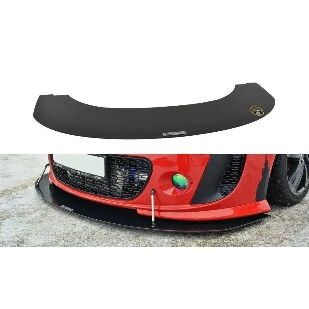 Frontleppe Racing V.1 Seat Leon Mk2 i sort matt finish, vist alene og montert på rød bil.