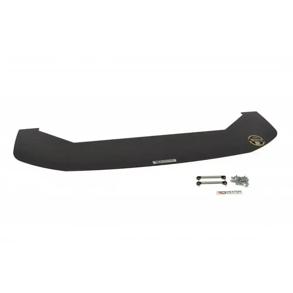 Frontleppe Racing V.2 Mitsubishi Lancer Evo X sett ovenfra med monteringsutstyr og merkeplater.